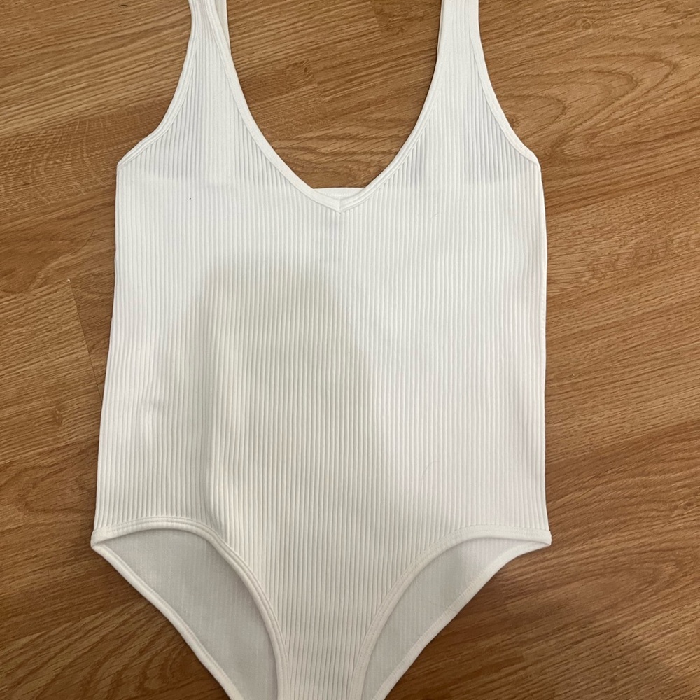 Aura womens White Ribbed Bodysuit